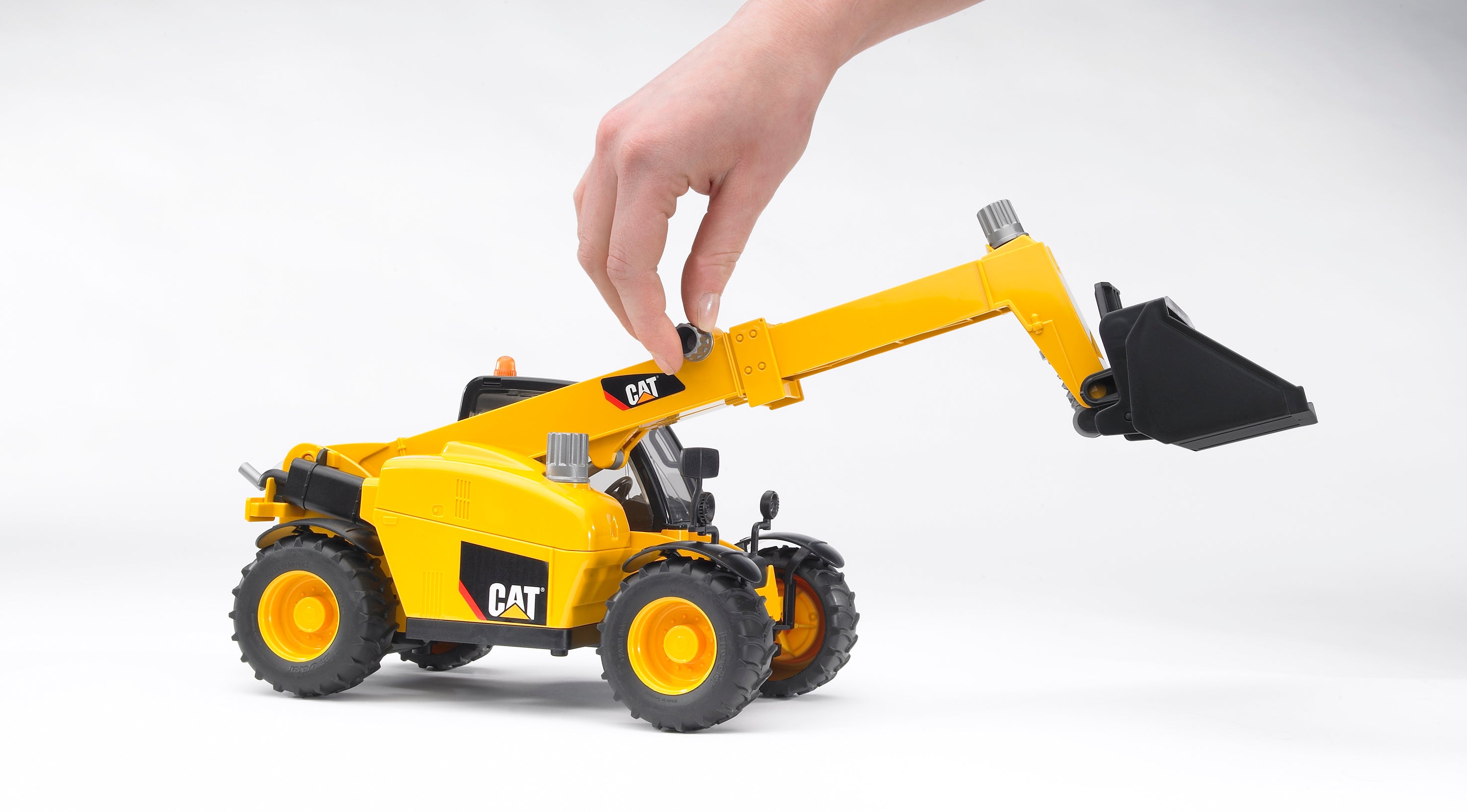 Bruder 02142 Cat® Telehandler 18.10.10