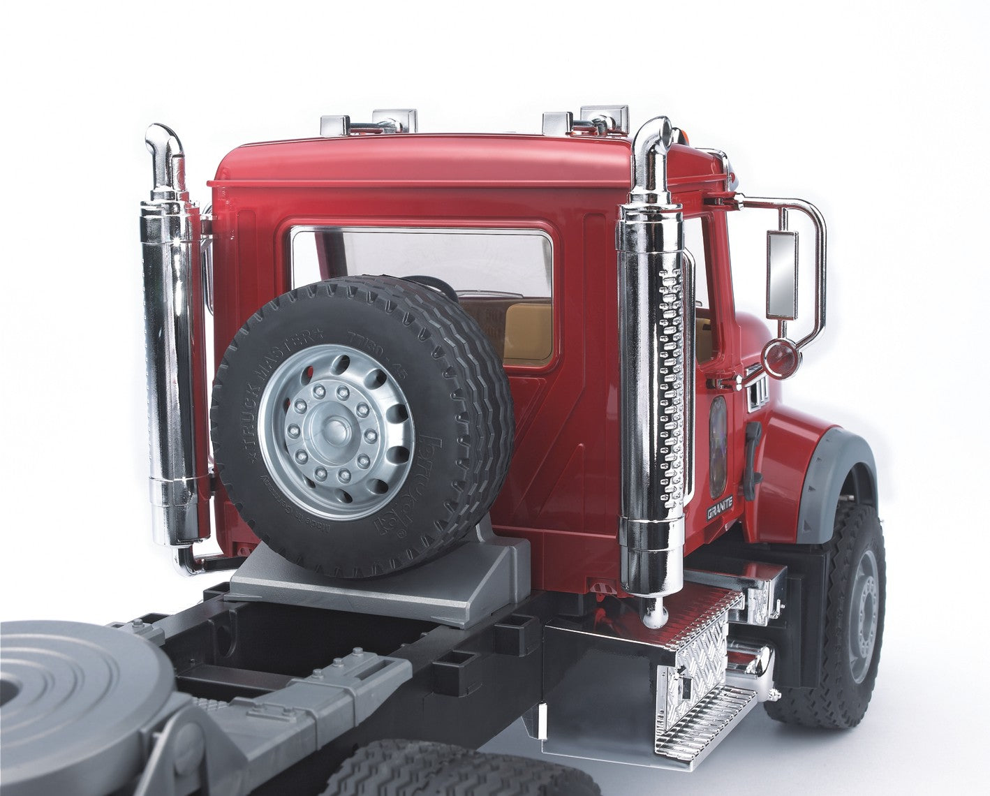 Bruder 02813 Mack Granite Truck with Low Loader and JCB 4CX Backhoe Loader  40.12.9