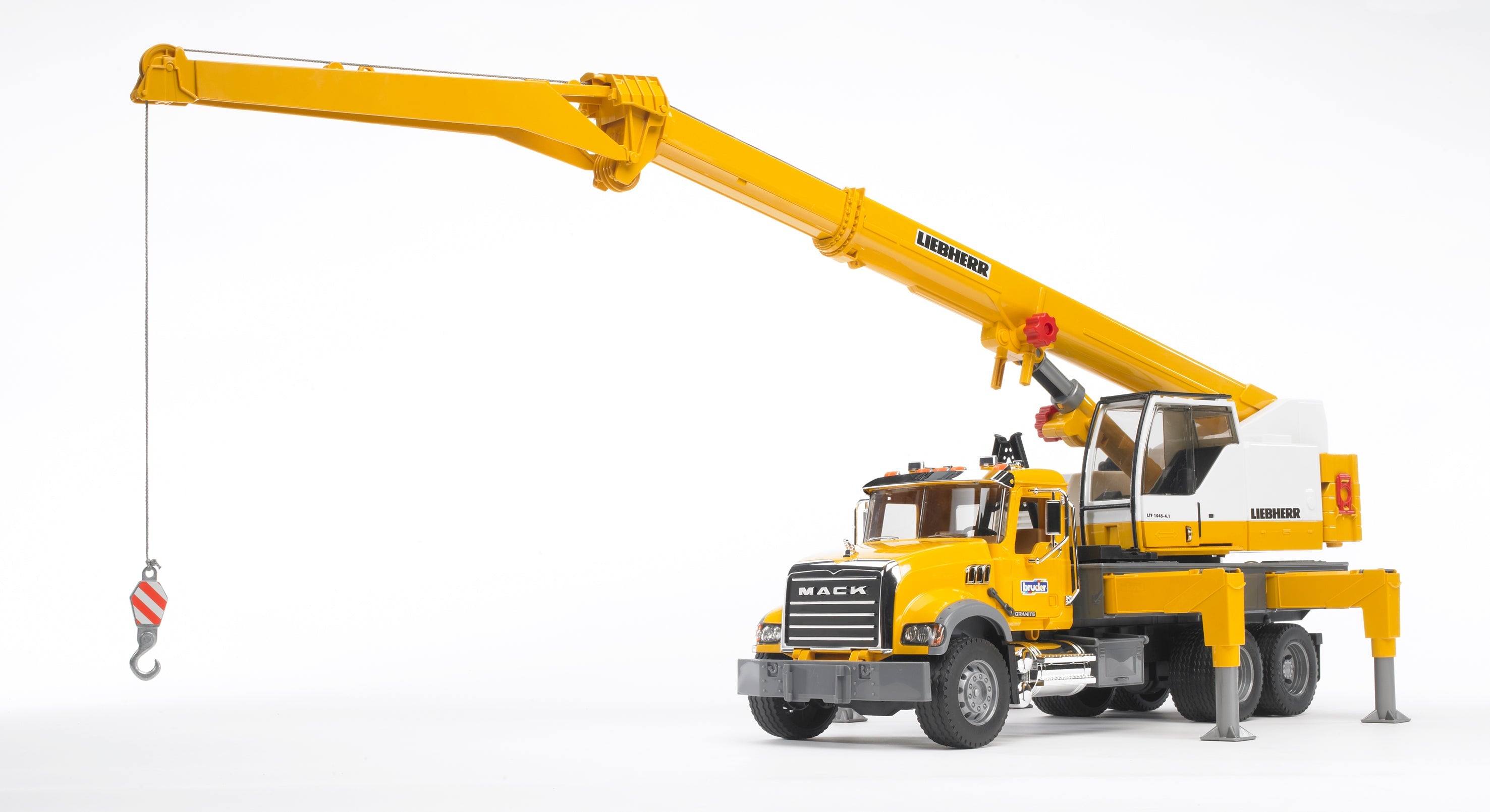 Bruder 02818 Mack Granite Liebherr Crane Truck 28.12.10