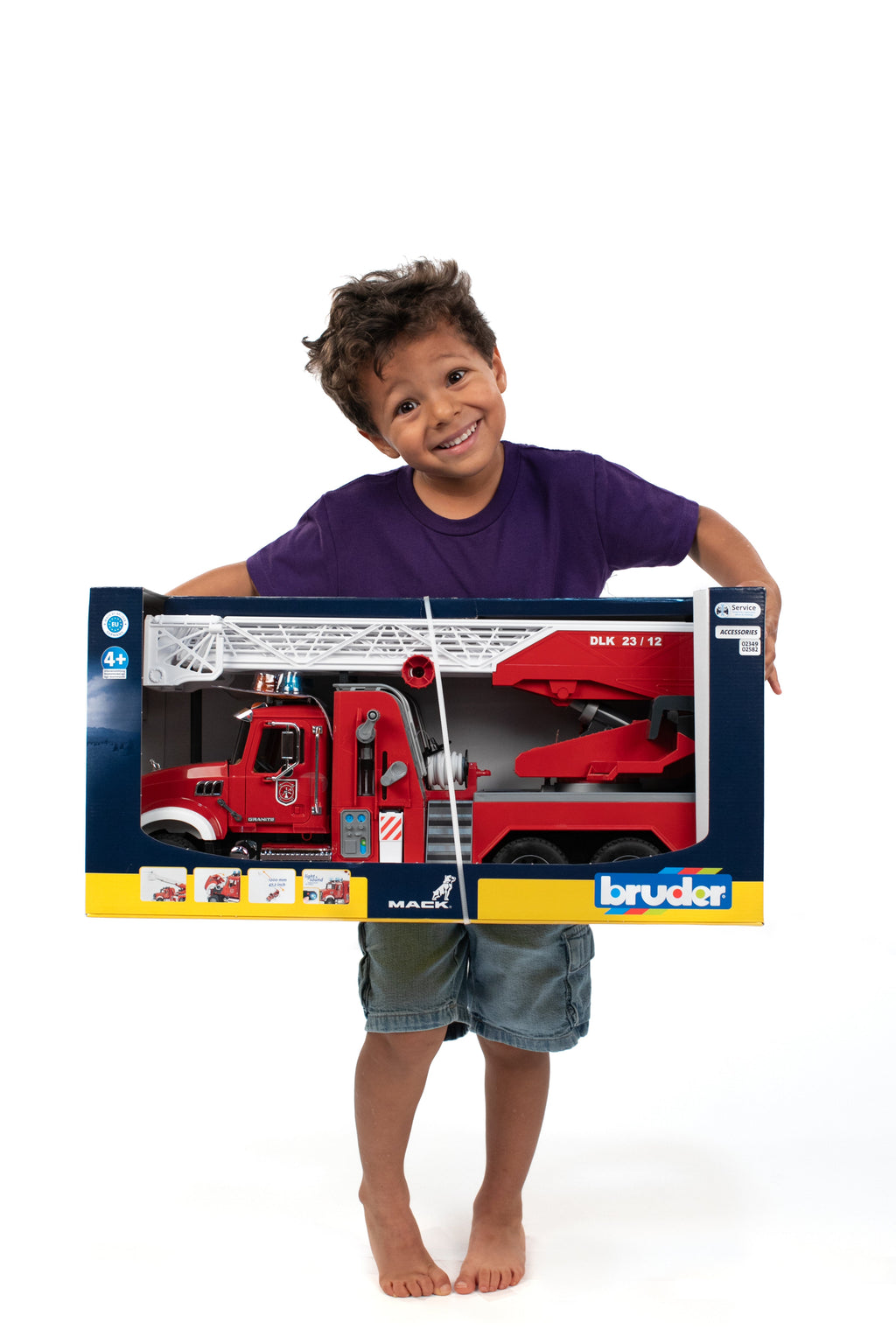Bruder 02821 Mack Granite Fire Engine with Ladder, Pump, Light & Sound Module  24.12.12