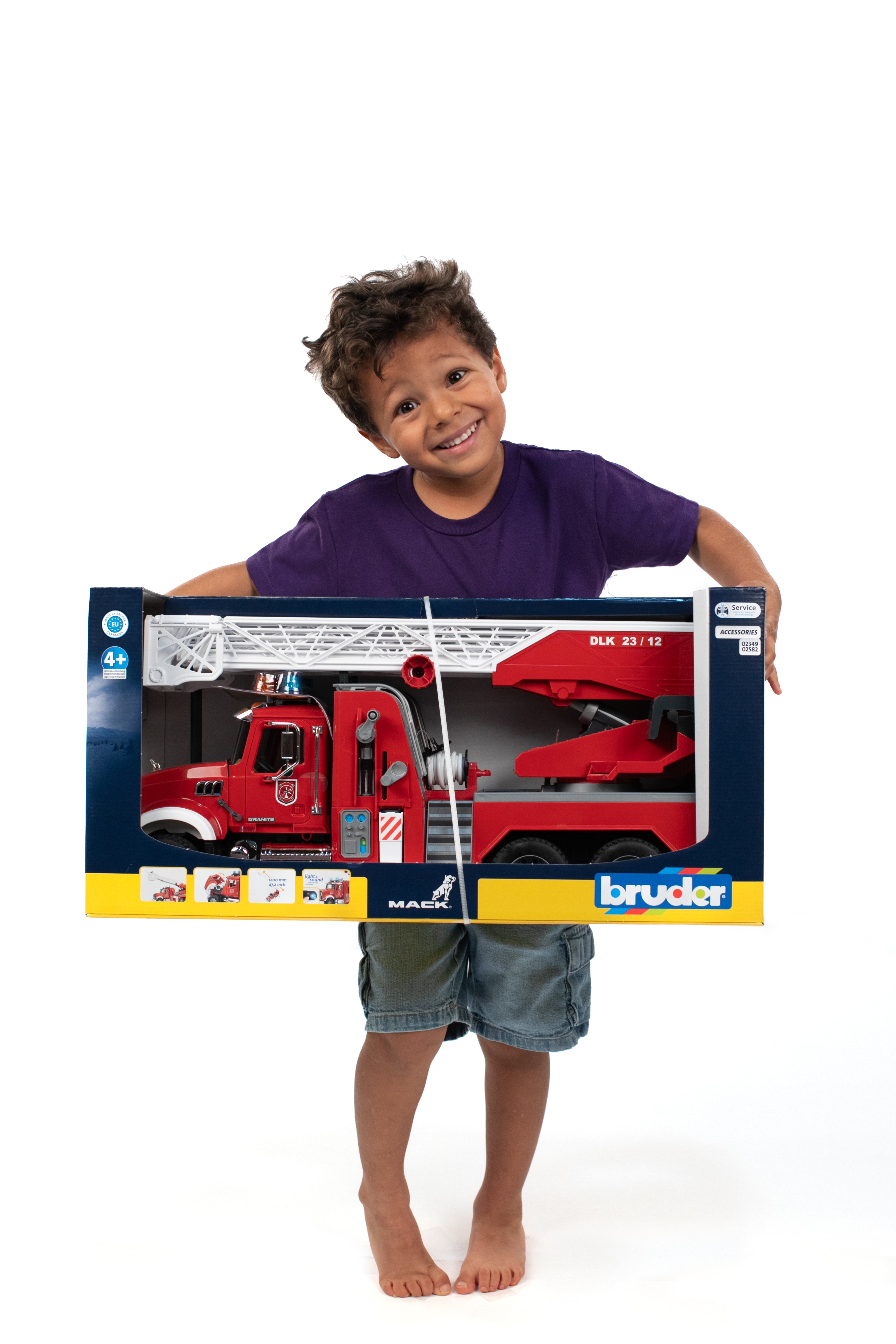 Bruder 02821 Mack Granite Fire Engine with Ladder, Pump, Light & Sound Module  24.12.12