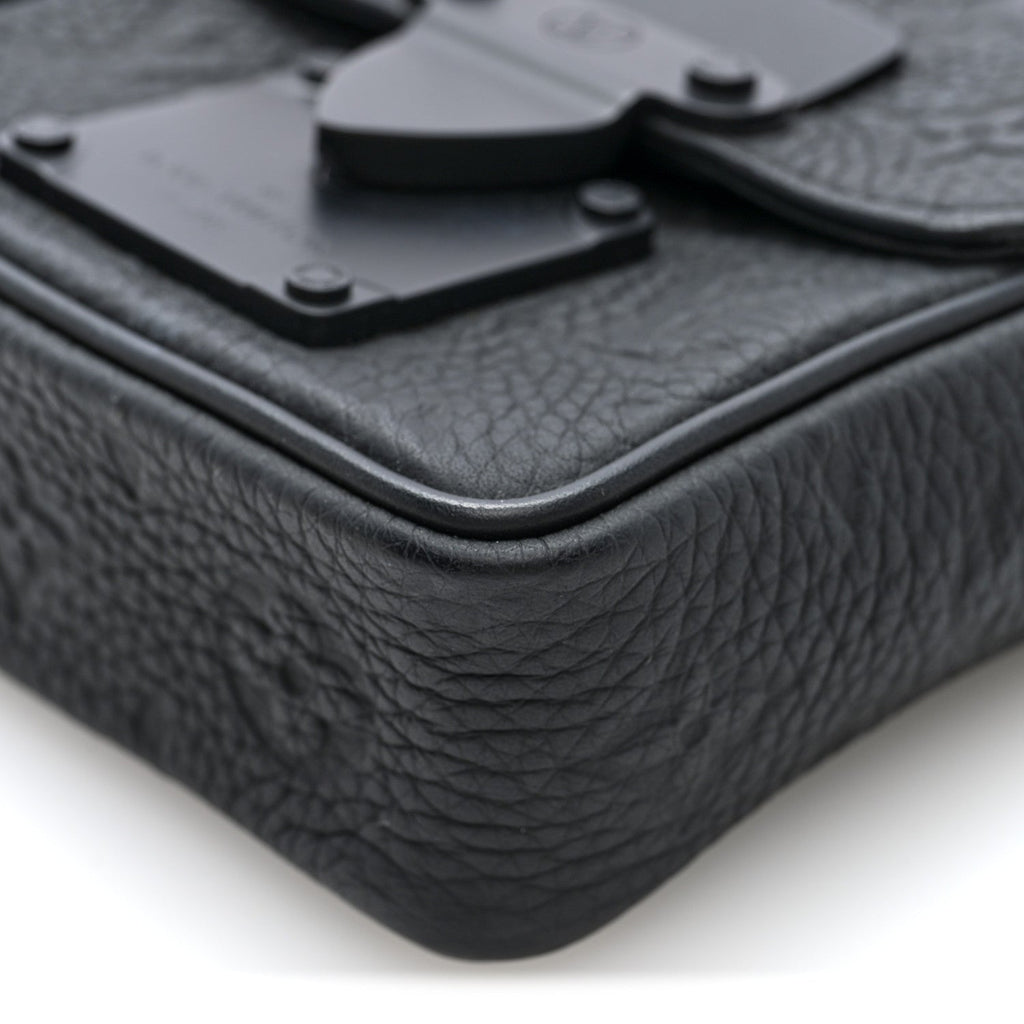 Taurillon Monogram Pico S Lock Ultra Black