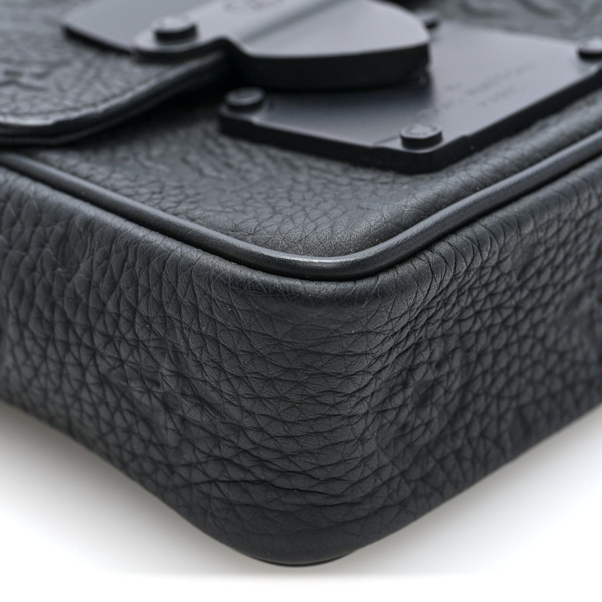 Taurillon Monogram Pico S Lock Ultra Black
