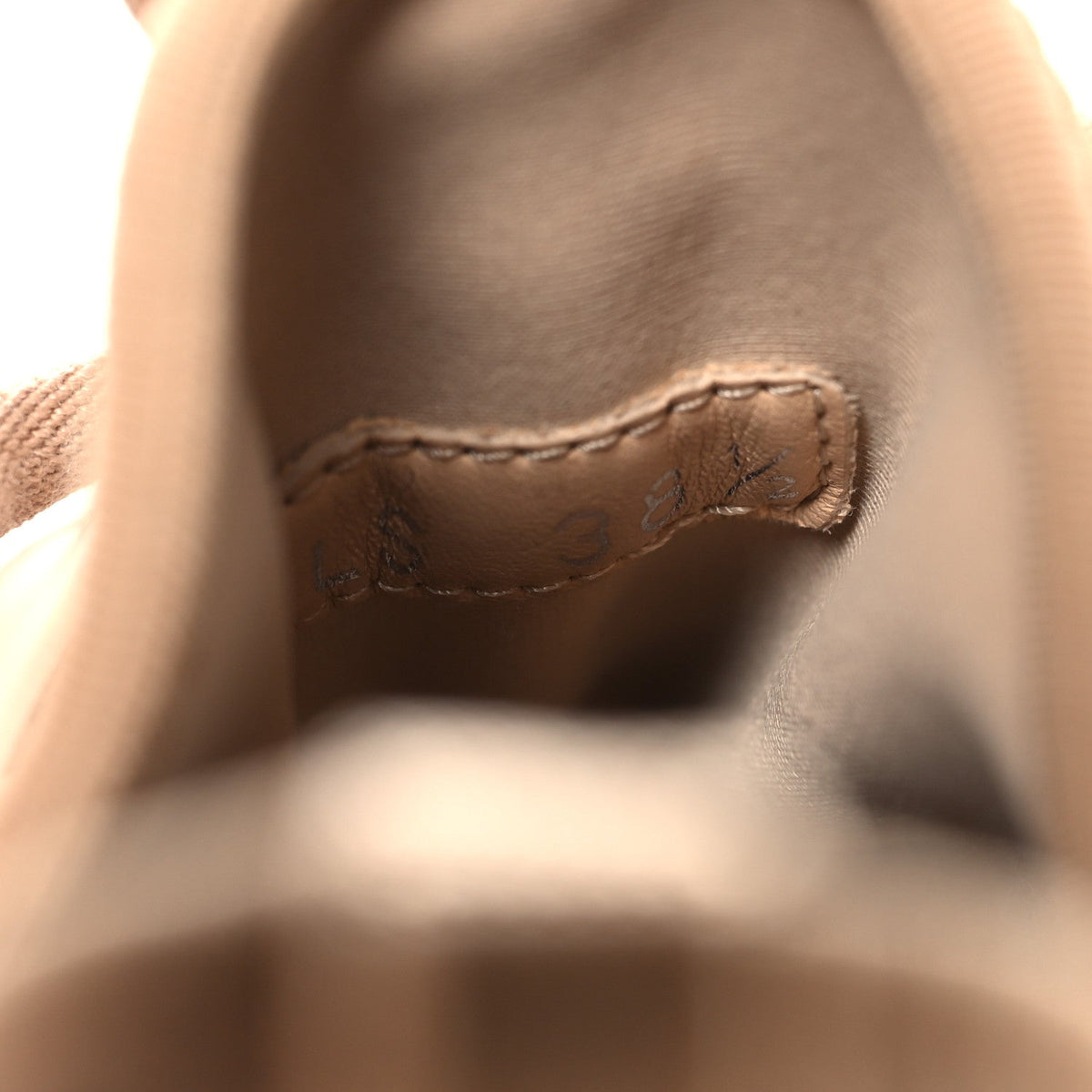 Neoprene Rubber Womens D-Connect Sneakers 38.5 Nude