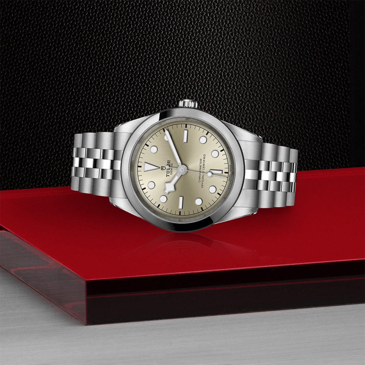 TUDOR Black Bay 41 M79680-0003