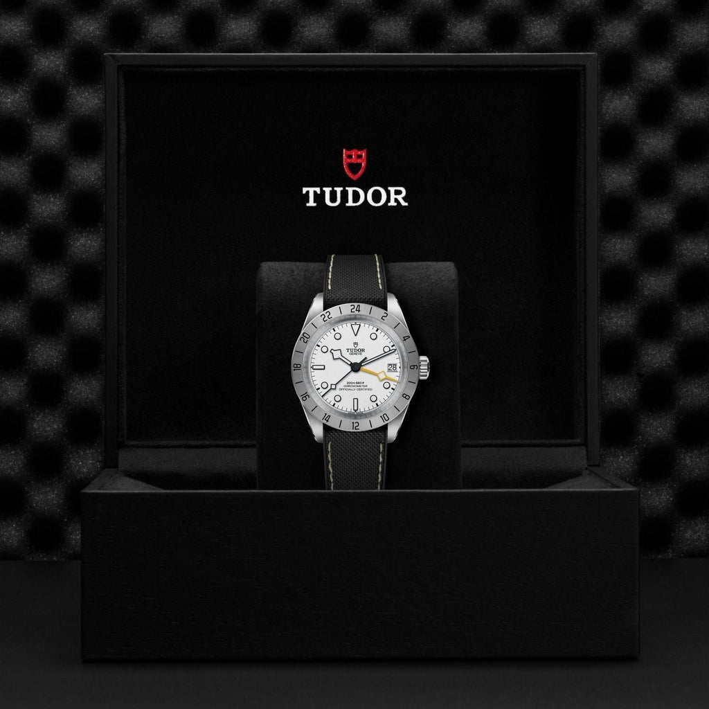 TUDOR Black Bay Pro M79470-0006