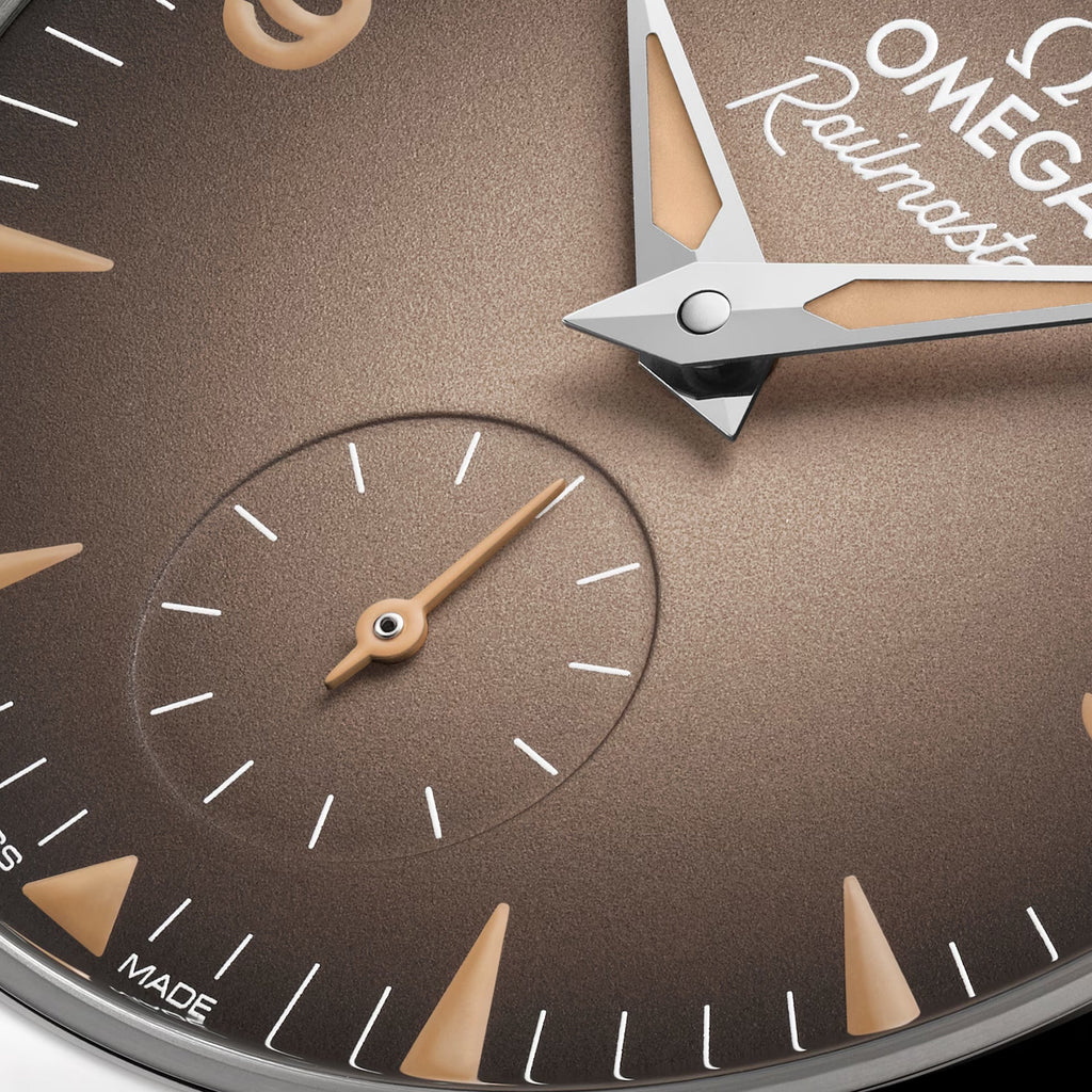 Omega 235.10.38.20.13.001 Railmaster on Bracelet