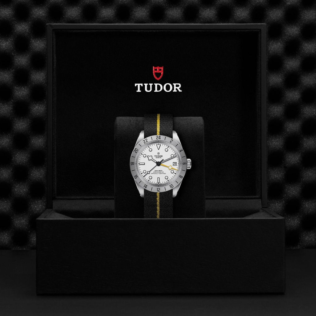 TUDOR Black Bay Pro M79470-0005