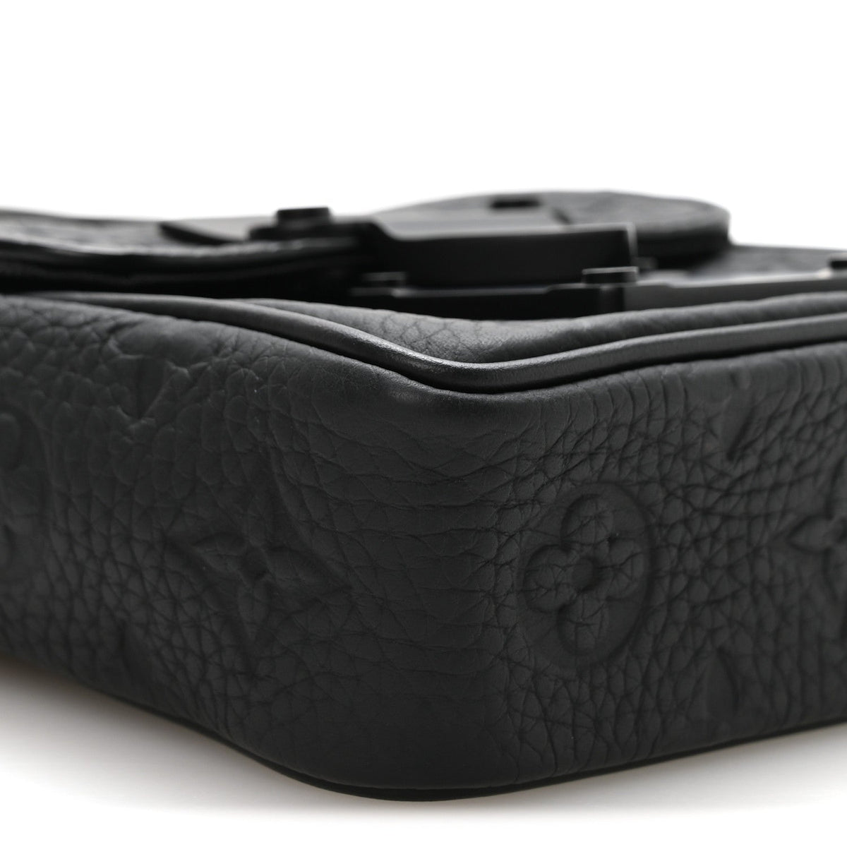 Taurillon Monogram Pico S Lock Ultra Black