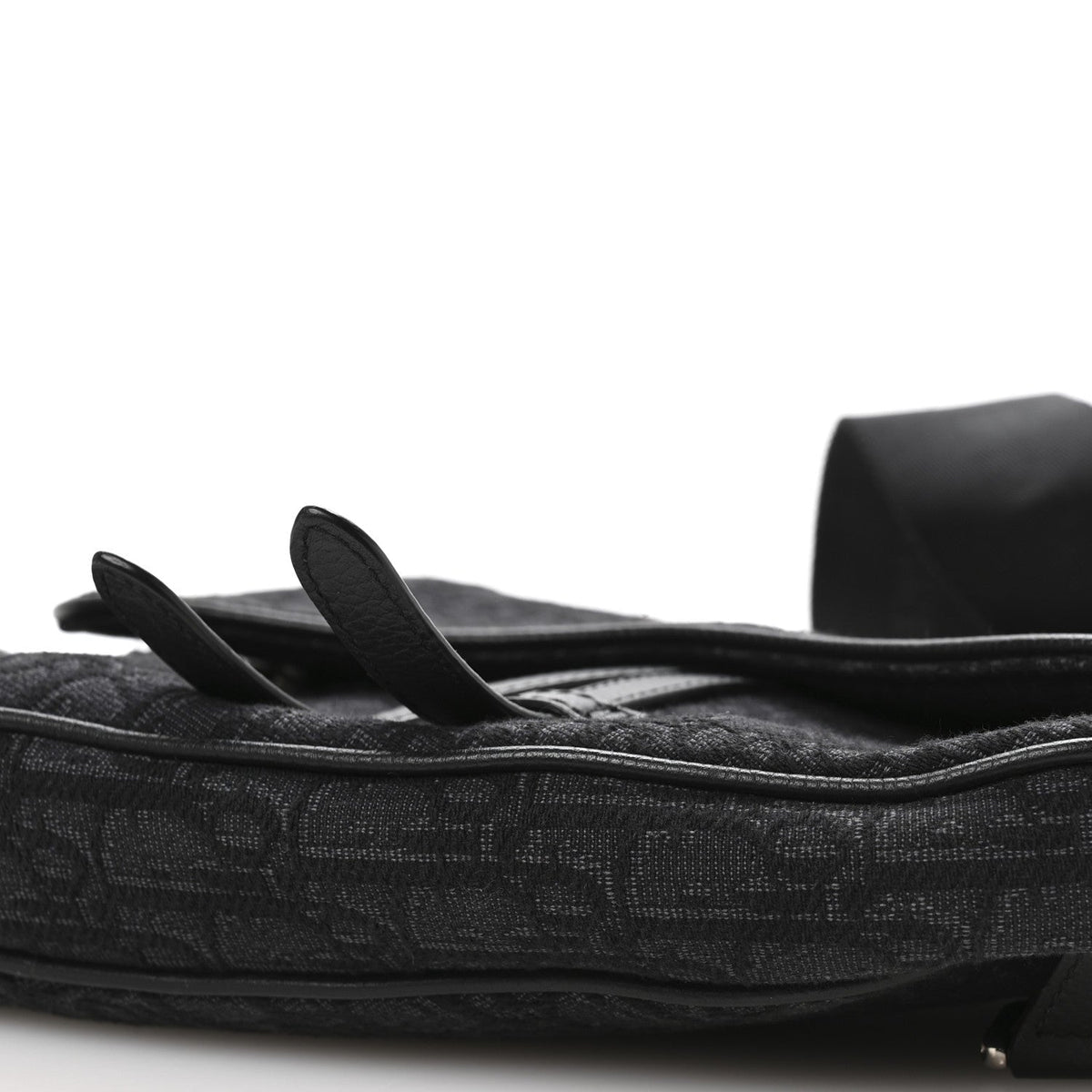 Oblique Mens Saddle Bag Black Blue