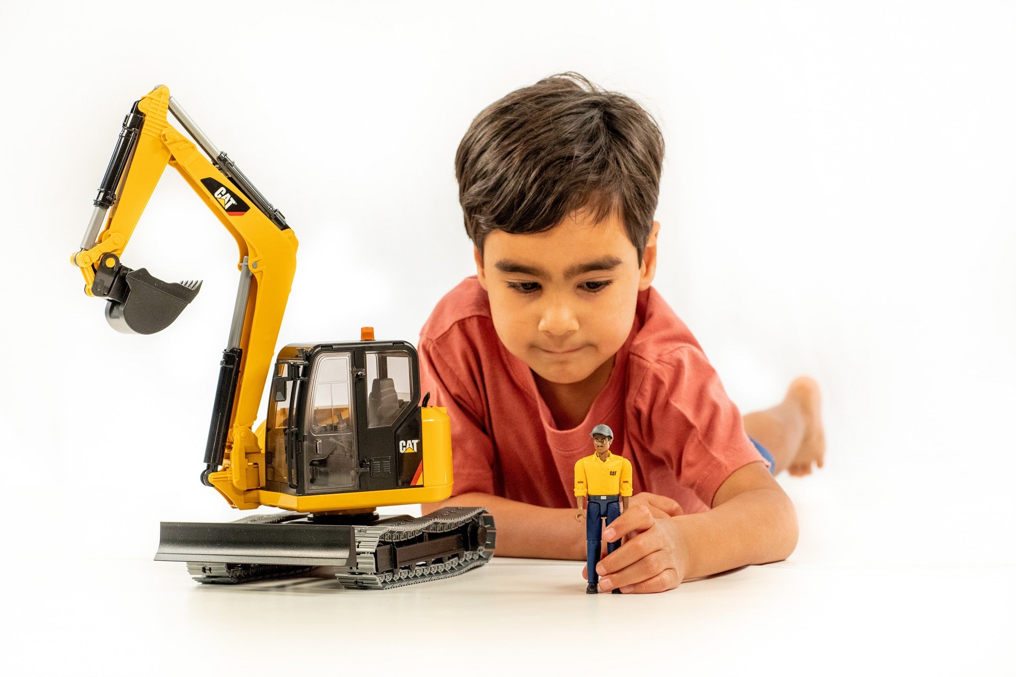 Bruder 02467 Cat® Mini Excavator with Worker 18.10.10