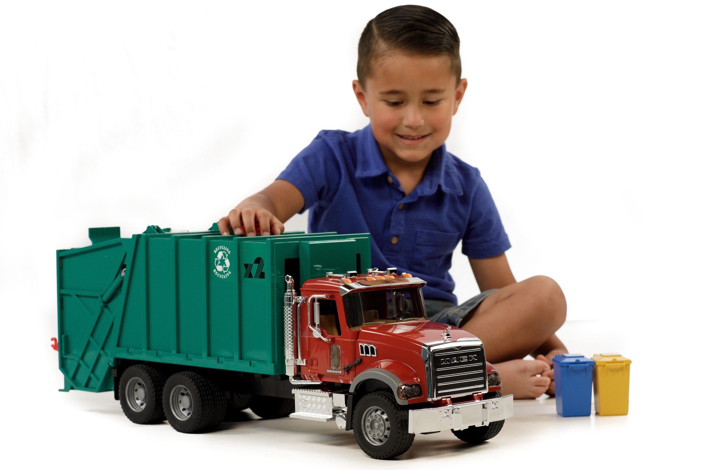 Bruder 02812 Mack Granite Rear Loading Garbage Truck 28.12.10