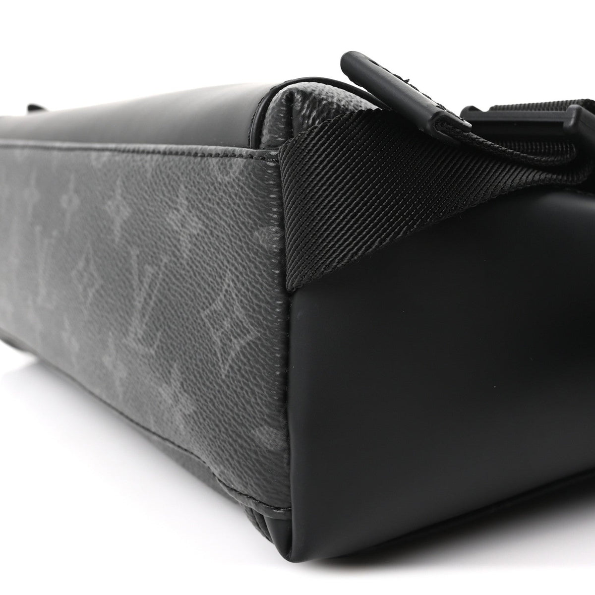 Monogram Eclipse Voyager PM Messenger