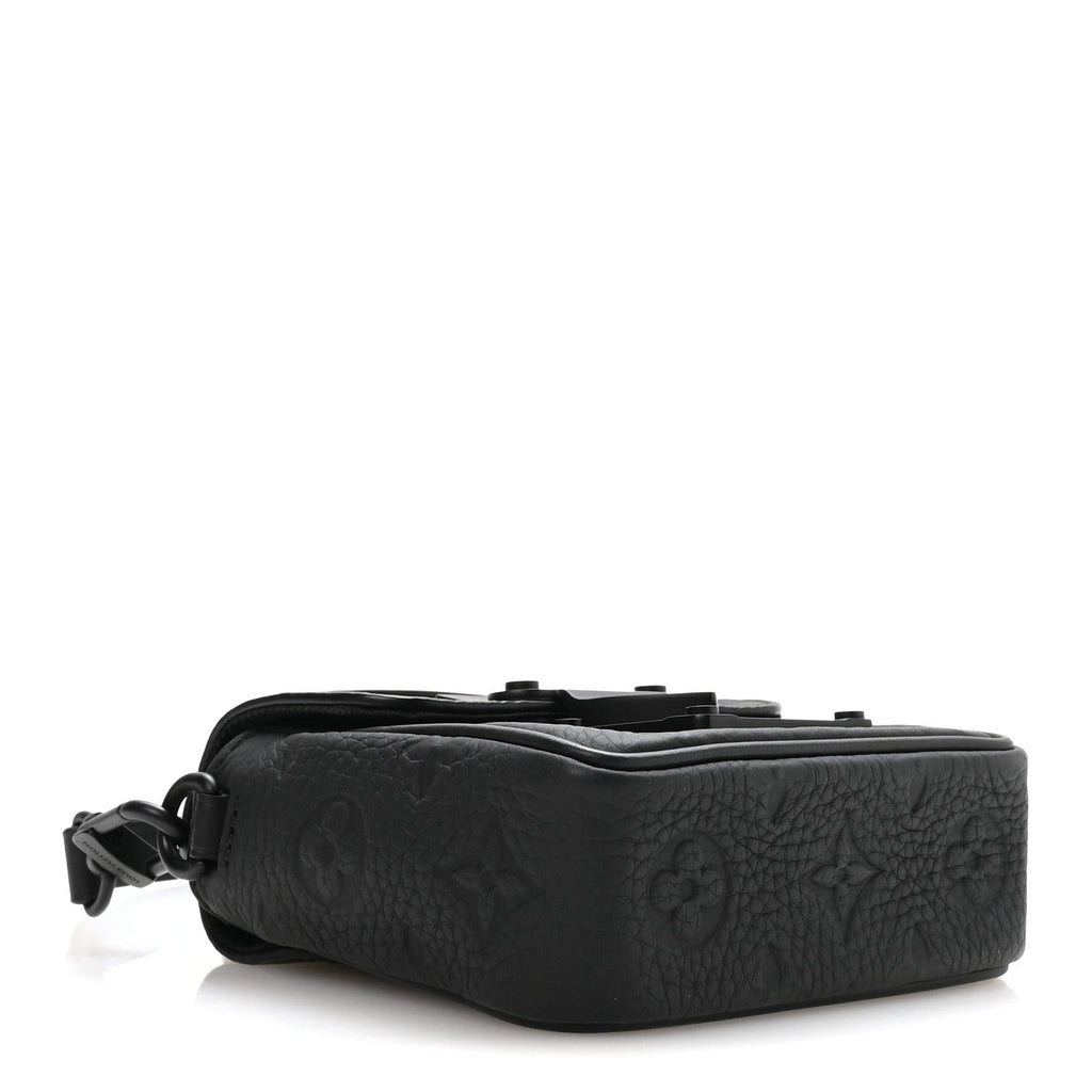 Taurillon Monogram Pico S Lock Ultra Black