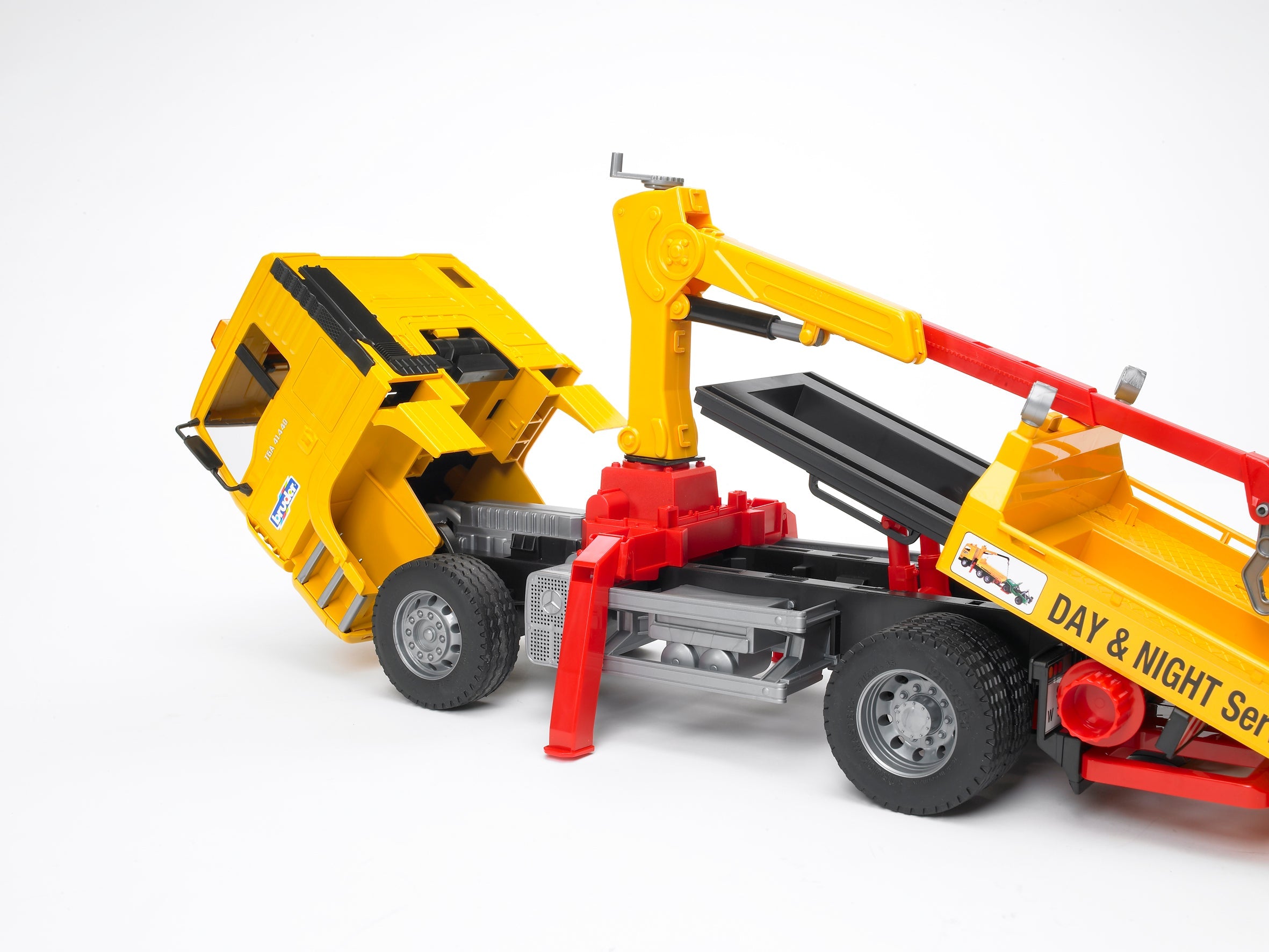 Bruder 02750 Man TGA Tow Truck with Off-Road Vehicle 20.12.8