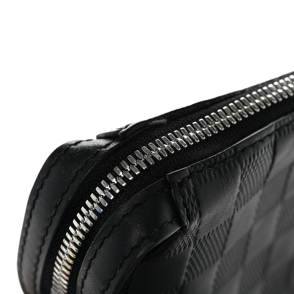 Damier Infini Discovery Messenger BB Onyx