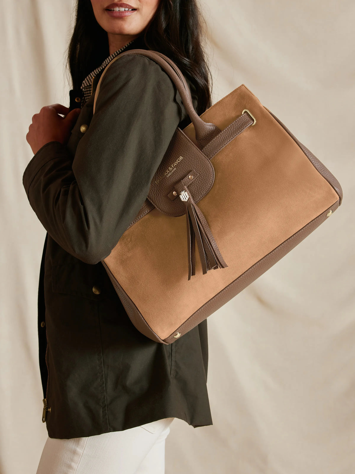 Windsor Handbag - Tan